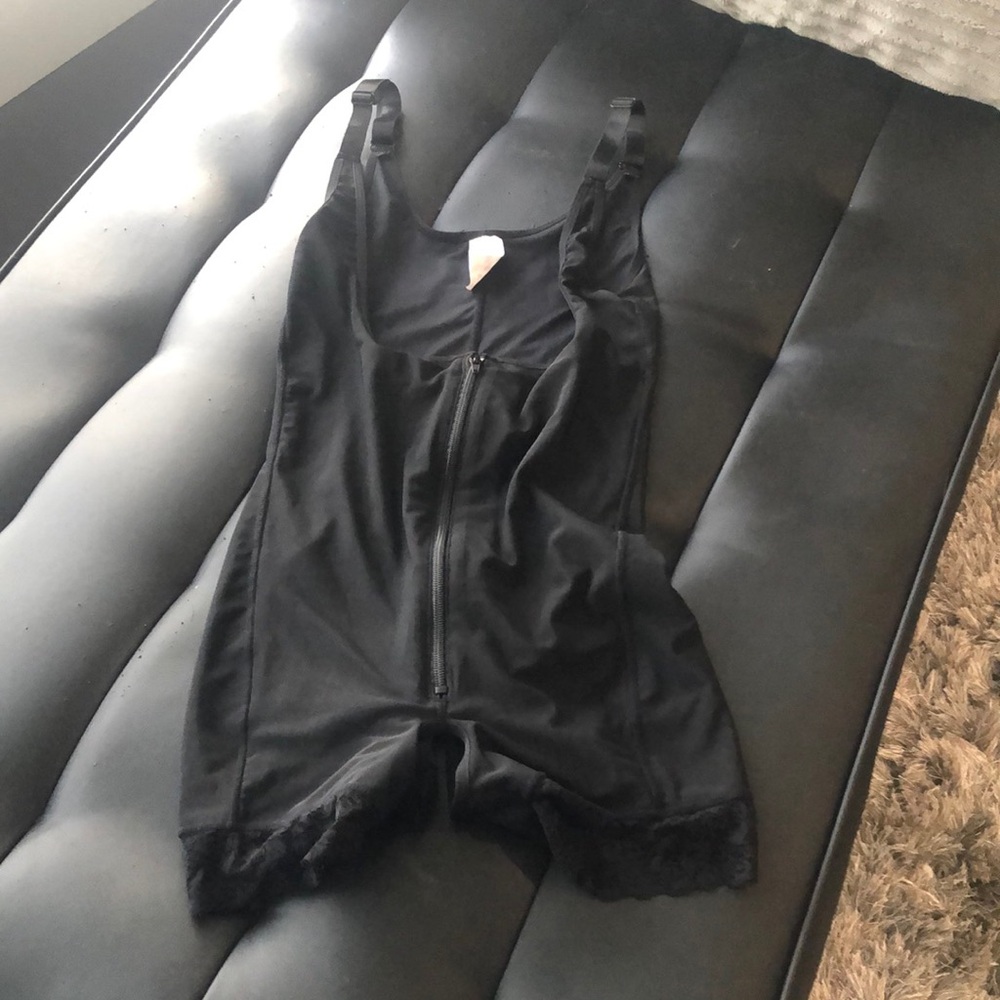 BODY SHAPER
